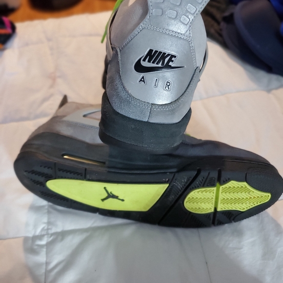 Nike retro AirJordan se 4 - Picture 2 of 3